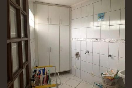 AREA DE SERVIÇO de casa à venda com 3 quartos, 200m² em Jardim D’abril, Osasco