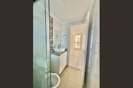 Banheiro Social de apartamento à venda com 2 quartos, 44m² em Tropical, Contagem