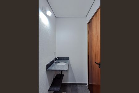 Banheiro de kitnet/studio para alugar com 1 quarto, 35m² em Vila Dom Pedro I, São Paulo
