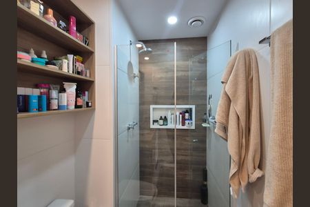 Apartamento à venda com 125m², 2 quartos e 2 vagas Apartamento à venda com 125m², 2 quartos e 2 vagasBanheiro da Suíte