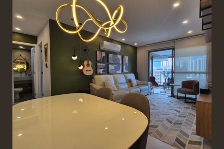 Sala de apartamento à venda com 2 quartos, 125m² em Barra da Tijuca, Rio de Janeiro