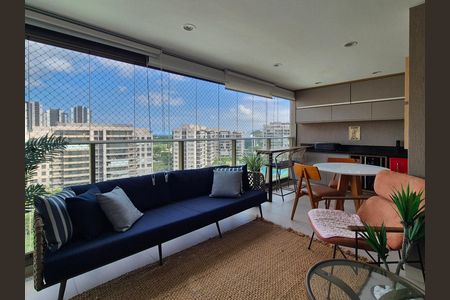Apartamento à venda com 125m², 2 quartos e 2 vagas Apartamento à venda com 125m², 2 quartos e 2 vagasVaranda da Sala