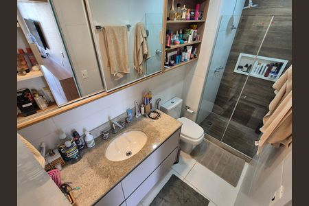 Apartamento à venda com 125m², 2 quartos e 2 vagas Apartamento à venda com 125m², 2 quartos e 2 vagasBanheiro da Suíte