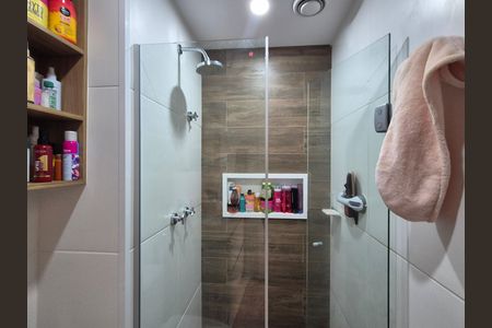 Apartamento à venda com 125m², 2 quartos e 2 vagas Apartamento à venda com 125m², 2 quartos e 2 vagasBanheiro social