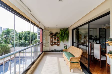 Apartamento à venda com 178m², 3 quartos e 3 vagas Apartamento à venda com 178m², 3 quartos e 3 vagasVaranda