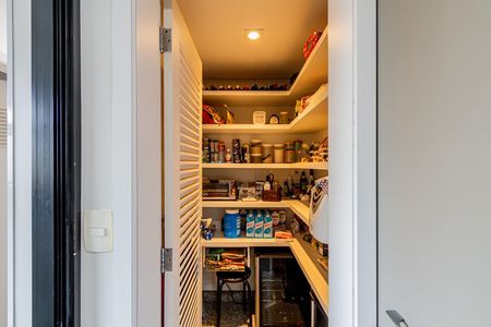 Apartamento à venda com 178m², 3 quartos e 3 vagas Apartamento à venda com 178m², 3 quartos e 3 vagasCozinha - Despensa