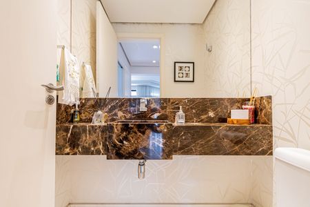 Apartamento à venda com 178m², 3 quartos e 3 vagas Apartamento à venda com 178m², 3 quartos e 3 vagasLavabo