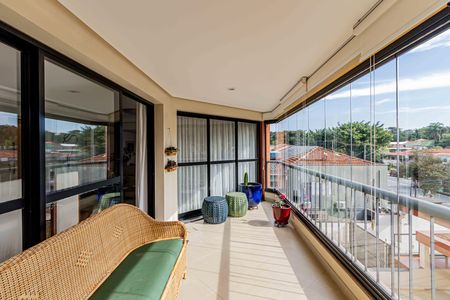 Apartamento à venda com 178m², 3 quartos e 3 vagas Apartamento à venda com 178m², 3 quartos e 3 vagasVaranda