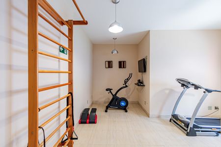 Apartamento à venda com 178m², 3 quartos e 3 vagas Apartamento à venda com 178m², 3 quartos e 3 vagasÁrea comum - Academia