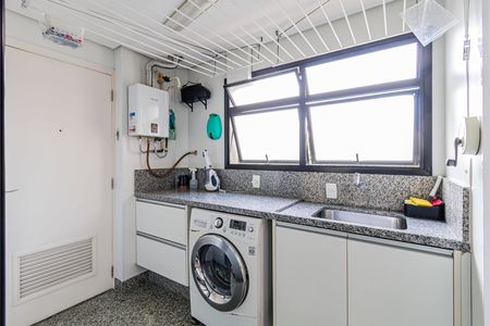 Apartamento à venda com 178m², 3 quartos e 3 vagas Apartamento à venda com 178m², 3 quartos e 3 vagasLavanderia