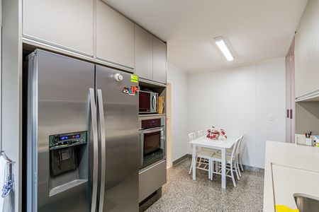 Apartamento à venda com 178m², 3 quartos e 3 vagas Apartamento à venda com 178m², 3 quartos e 3 vagasCozinha
