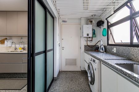 Apartamento à venda com 178m², 3 quartos e 3 vagas Apartamento à venda com 178m², 3 quartos e 3 vagasLavanderia