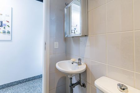 Apartamento à venda com 178m², 3 quartos e 3 vagas Apartamento à venda com 178m², 3 quartos e 3 vagasLavanderia - Banheirode serviço