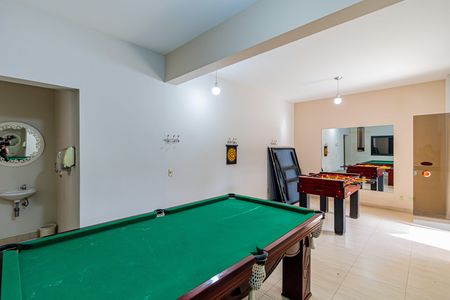 Apartamento à venda com 178m², 3 quartos e 3 vagas Apartamento à venda com 178m², 3 quartos e 3 vagasÁrea comum - Sala de jogos