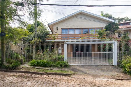 Casa à venda com 1003m², 4 quartos e 4 vagasFachada