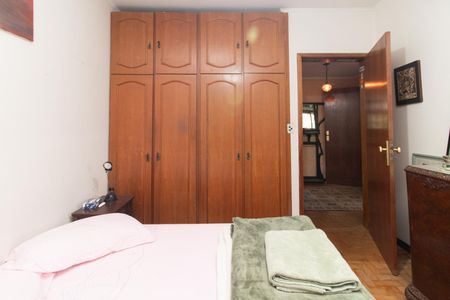 Casa à venda com 1003m², 4 quartos e 4 vagasQuarto 2