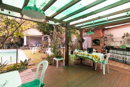 Casa à venda com 1003m², 4 quartos e 4 vagasQuintal