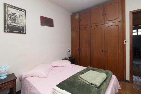 Casa à venda com 1003m², 4 quartos e 4 vagasQuarto 2