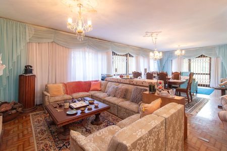 Casa à venda com 1003m², 4 quartos e 4 vagasSala