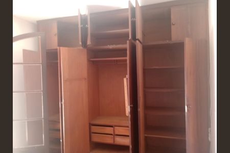 DORMITORIO de casa à venda com 3 quartos, 200m² em Centro, Osasco