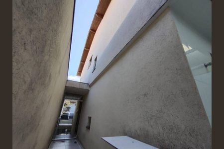 Casa à venda com 80m², 2 quartos e 2 vagas