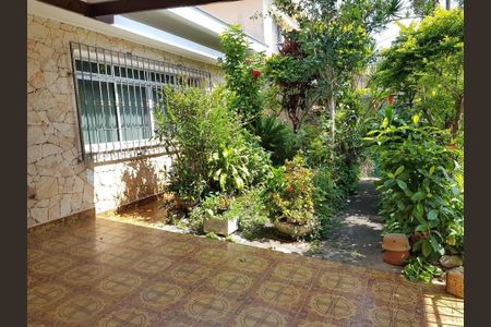 Casa à venda com 180m², 3 quartos e 2 vagas