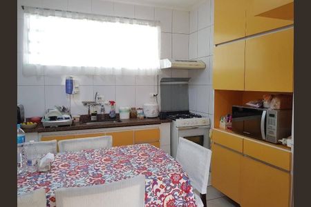 Casa à venda com 3 quartos, 180m² em Vila Tiradentes, São Paulo
