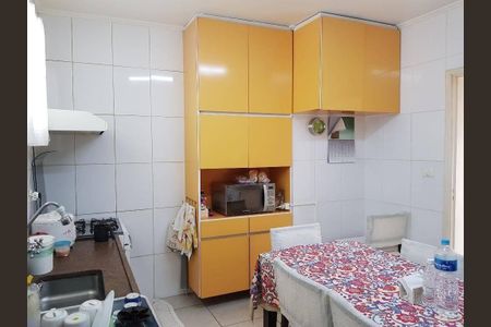 Casa à venda com 3 quartos, 180m² em Vila Tiradentes, São Paulo