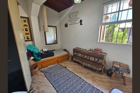 Casa à venda com 3 quartos, 150m² em Jardim Rizzo, São Paulo
