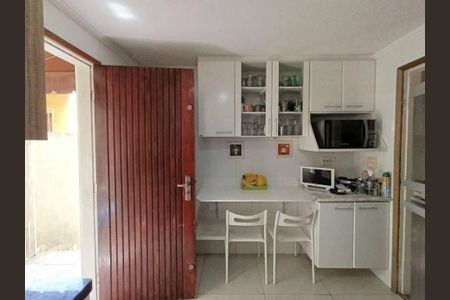 Casa à venda com 215m², 3 quartos e 4 vagas