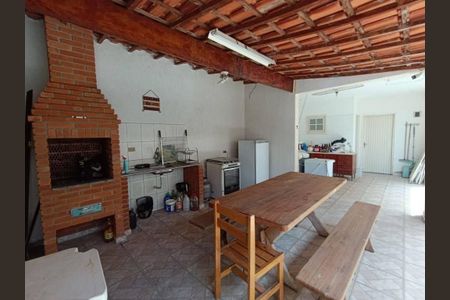 Casa à venda com 215m², 3 quartos e 4 vagas