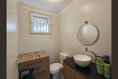 Casa à venda com 215m², 3 quartos e 4 vagas