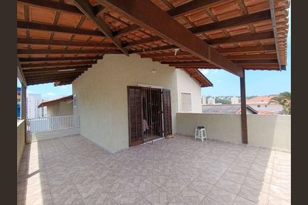 Casa à venda com 215m², 3 quartos e 4 vagas
