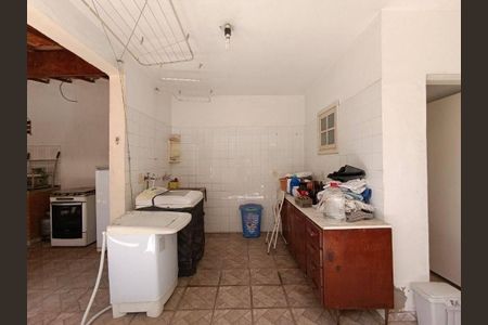 Casa à venda com 215m², 3 quartos e 4 vagas
