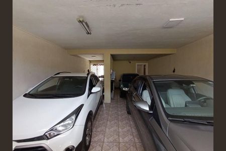 Casa à venda com 215m², 3 quartos e 4 vagas