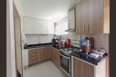 Casa à venda com 215m², 3 quartos e 4 vagas