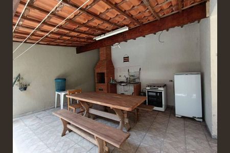 Casa à venda com 3 quartos, 215m² em Jardim Esmeralda, São Paulo