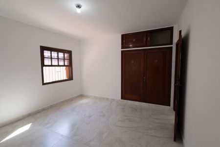 Casa para alugar com 187m², 2 quartos e 3 vagas Casa para alugar com 187m², 2 quartos e 3 vagasQuarto 1