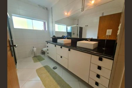 Casa à venda com 384m², 5 quartos e 6 vagas