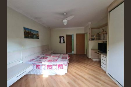 Casa à venda com 384m², 5 quartos e 6 vagas