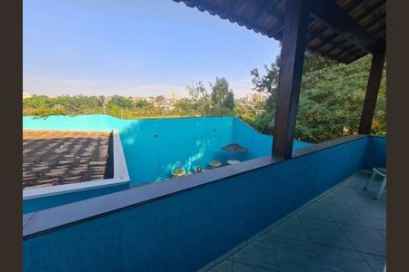 Casa à venda com 384m², 5 quartos e 6 vagas