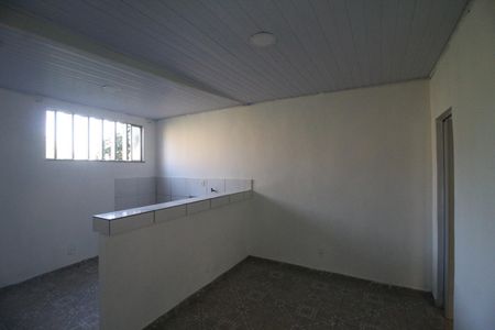 Sala de casa para alugar com 1 quarto, 45m² em Santa Maria, Belford Roxo