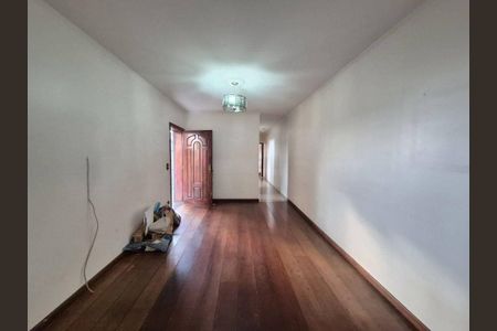 Casa à venda com 373m², 3 quartos e 4 vagas