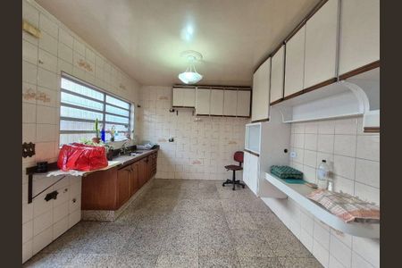 Casa à venda com 373m², 3 quartos e 4 vagas