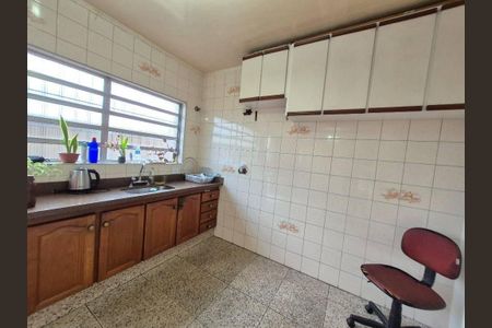 Casa à venda com 373m², 3 quartos e 4 vagas