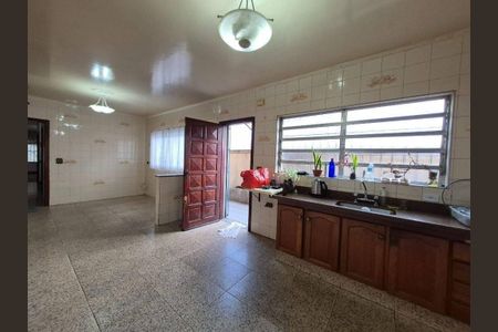 Casa à venda com 373m², 3 quartos e 4 vagas