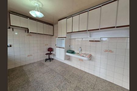 Casa à venda com 373m², 3 quartos e 4 vagas