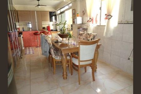 SALA de casa à venda com 3 quartos, 132m² em Jaguaribe, Osasco