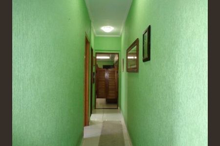 Casa à venda com 132m², 3 quartos e 2 vagasCORREDOR INTERNO