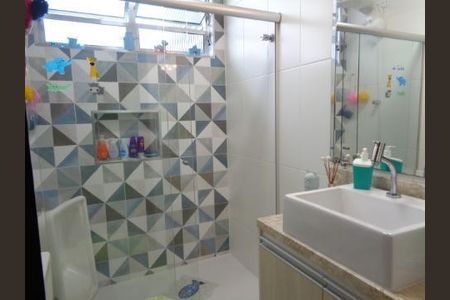 Casa à venda com 132m², 3 quartos e 2 vagasWC C/ BOX